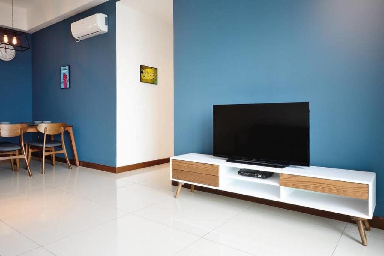 Experience The Coast - Hostahome Suites At Paragon Residence Near Downtown 조호르 바루 외부 사진