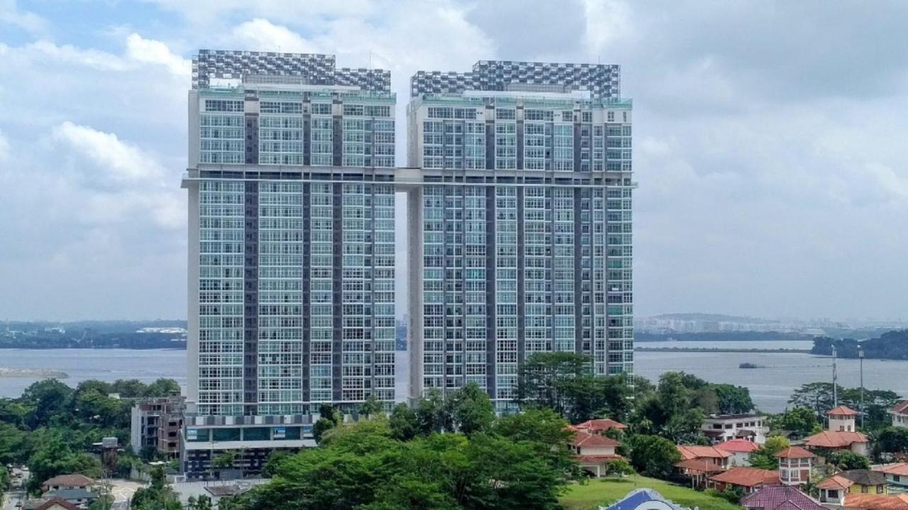 Experience The Coast - Hostahome Suites At Paragon Residence Near Downtown 조호르 바루 외부 사진