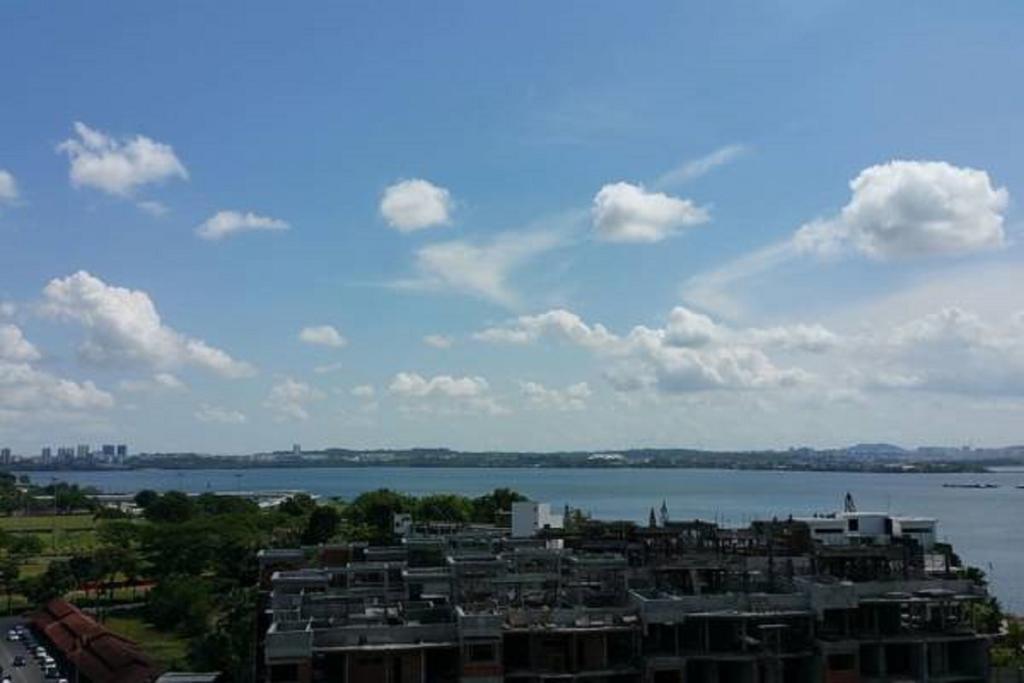 Experience The Coast - Hostahome Suites At Paragon Residence Near Downtown 조호르 바루 외부 사진